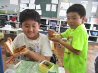 お肉だらけサンドイッチ！